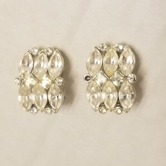 stunning Kramer faux diamond clip earrings - Picture 2 of 10